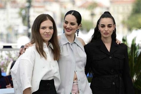Les femmes au balcon